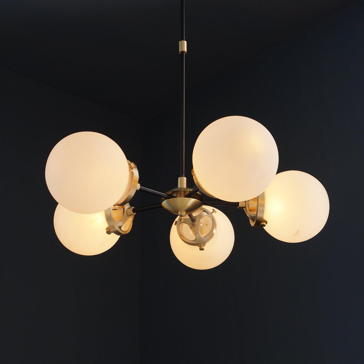 Modern Brass 5 Bulbs Glass Globe Sputnik Chandelier Light Fixture