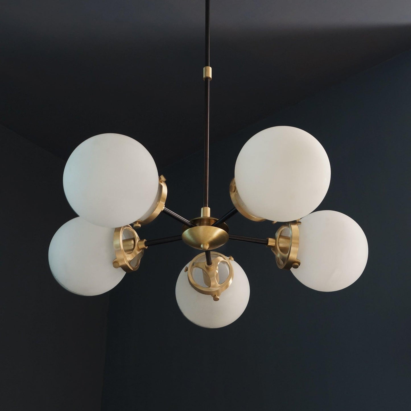 Modern Brass 5 Bulbs Glass Globe Sputnik Chandelier Light Fixture