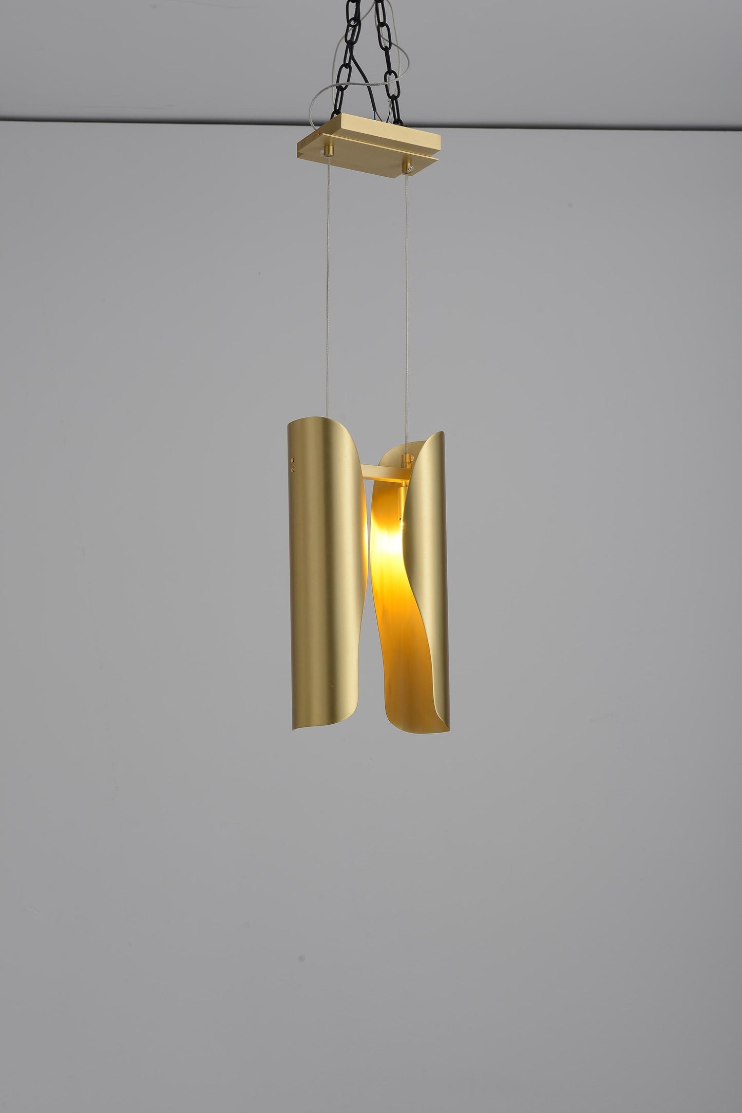Metallic Copper Pendant Light – Modern Rustic Chandelier for Industrial Decor