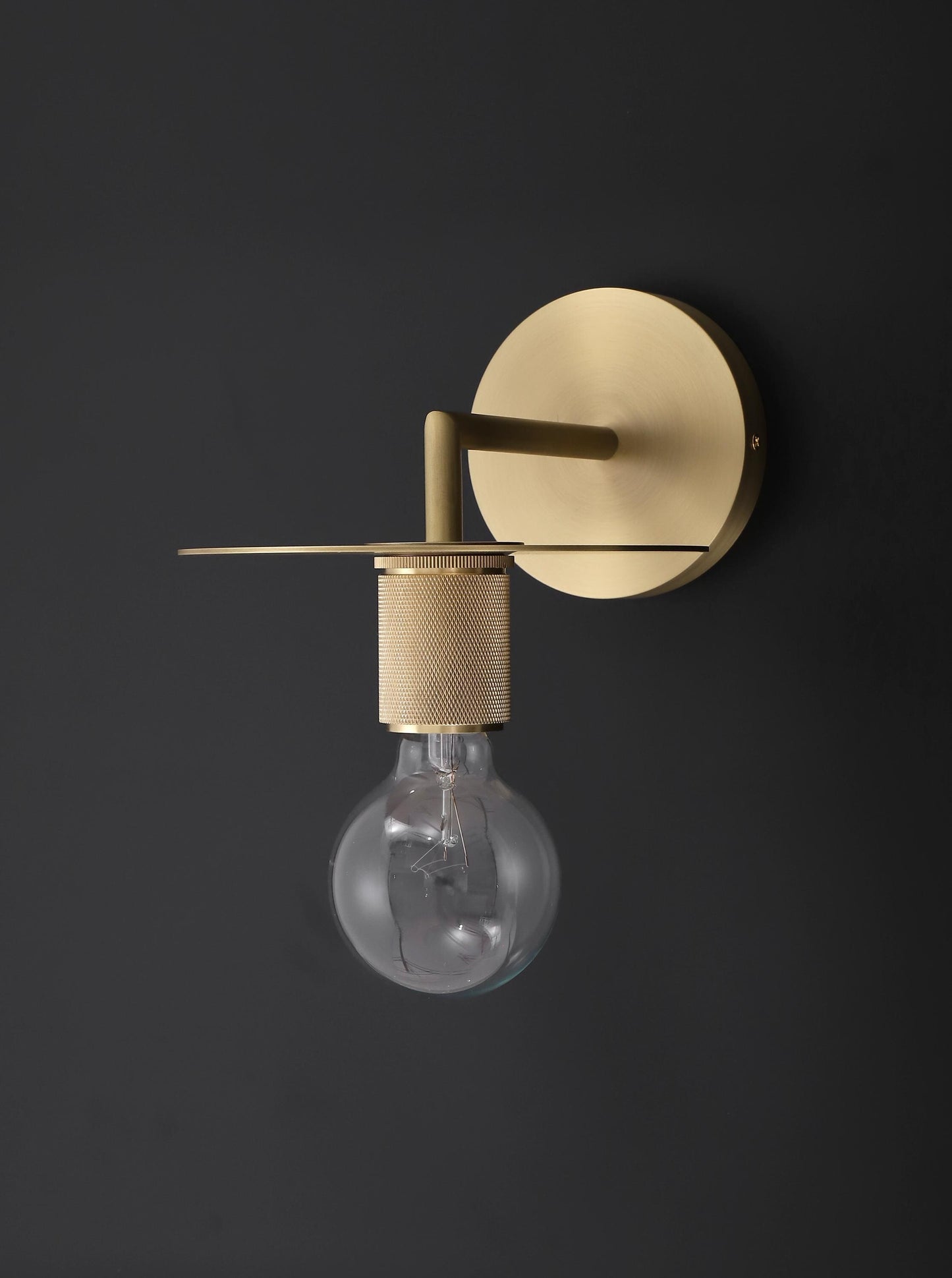 Elegant Copper Wall Light with Glass Lamp Shade – Modern Lighting Fixture