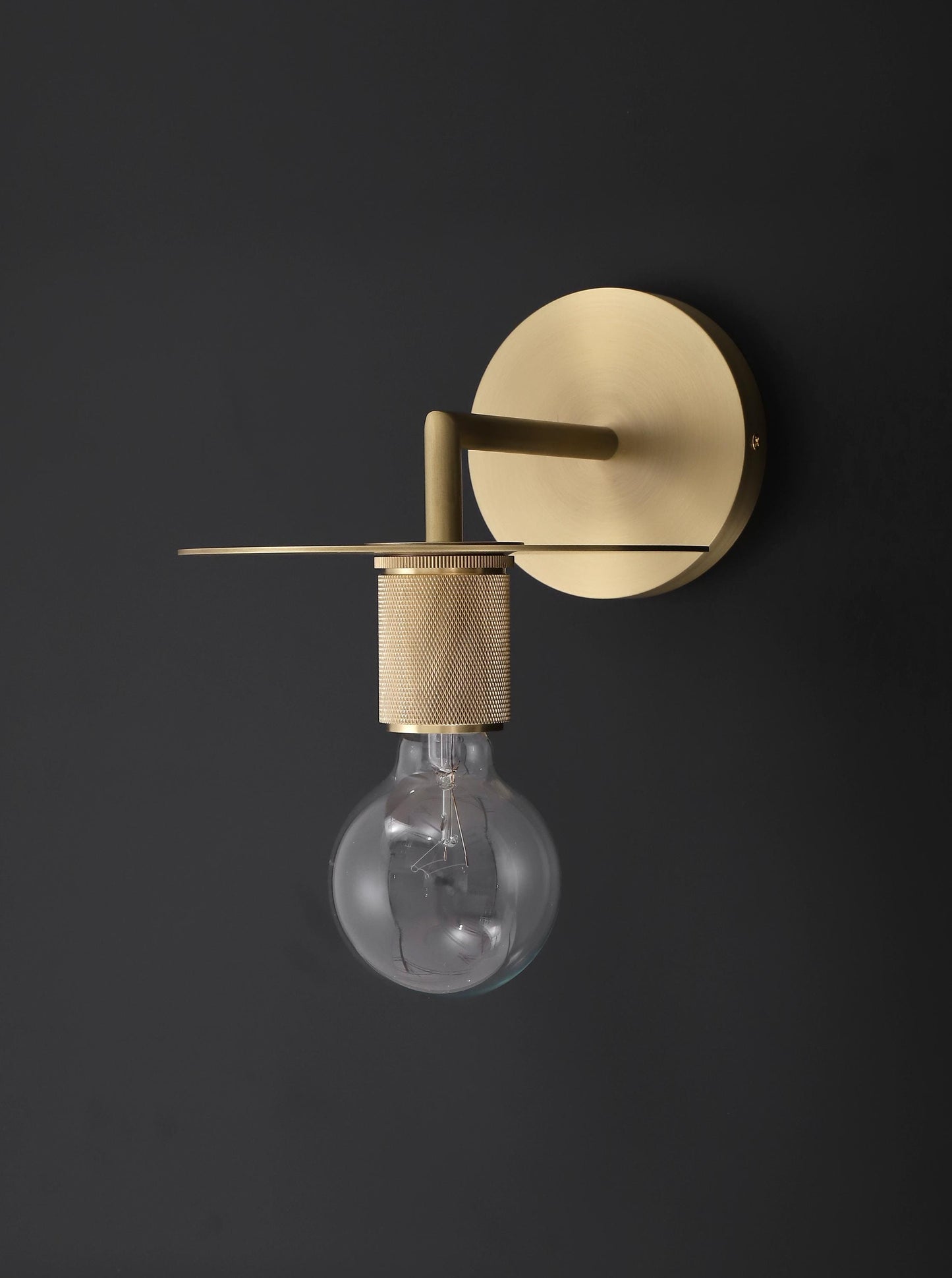 Elegant Copper Wall Light with Glass Lamp Shade – Modern Lighting Fixture