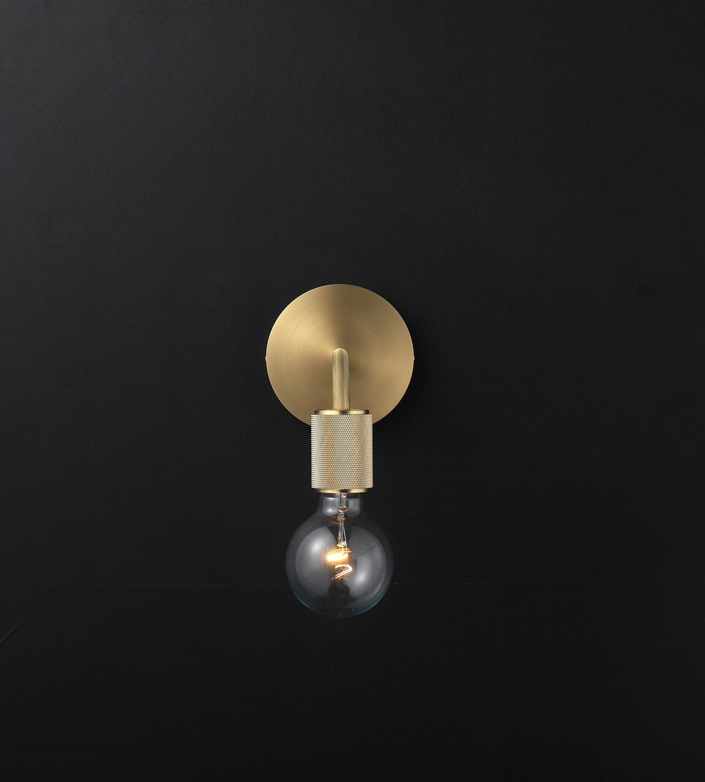 Elegant Copper Wall Light with Glass Lamp Shade – Modern Lighting Fixture