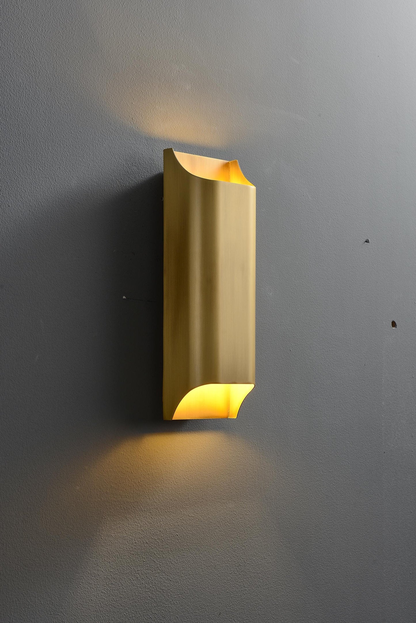 Antique Copper Wall Lamp Mid-Century Brass Lamp Elegant Design