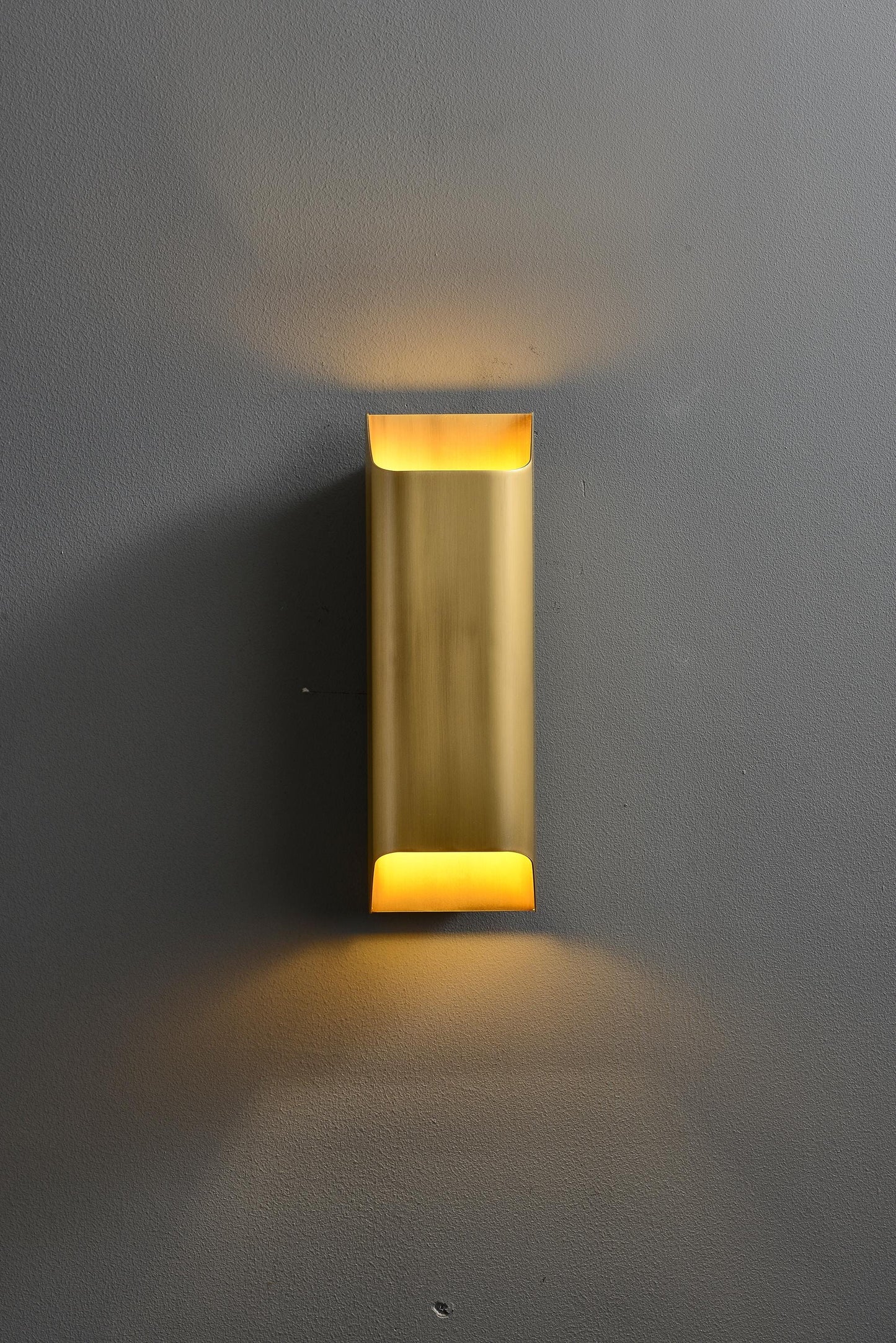 Antique Copper Wall Lamp Mid-Century Brass Lamp Elegant Design