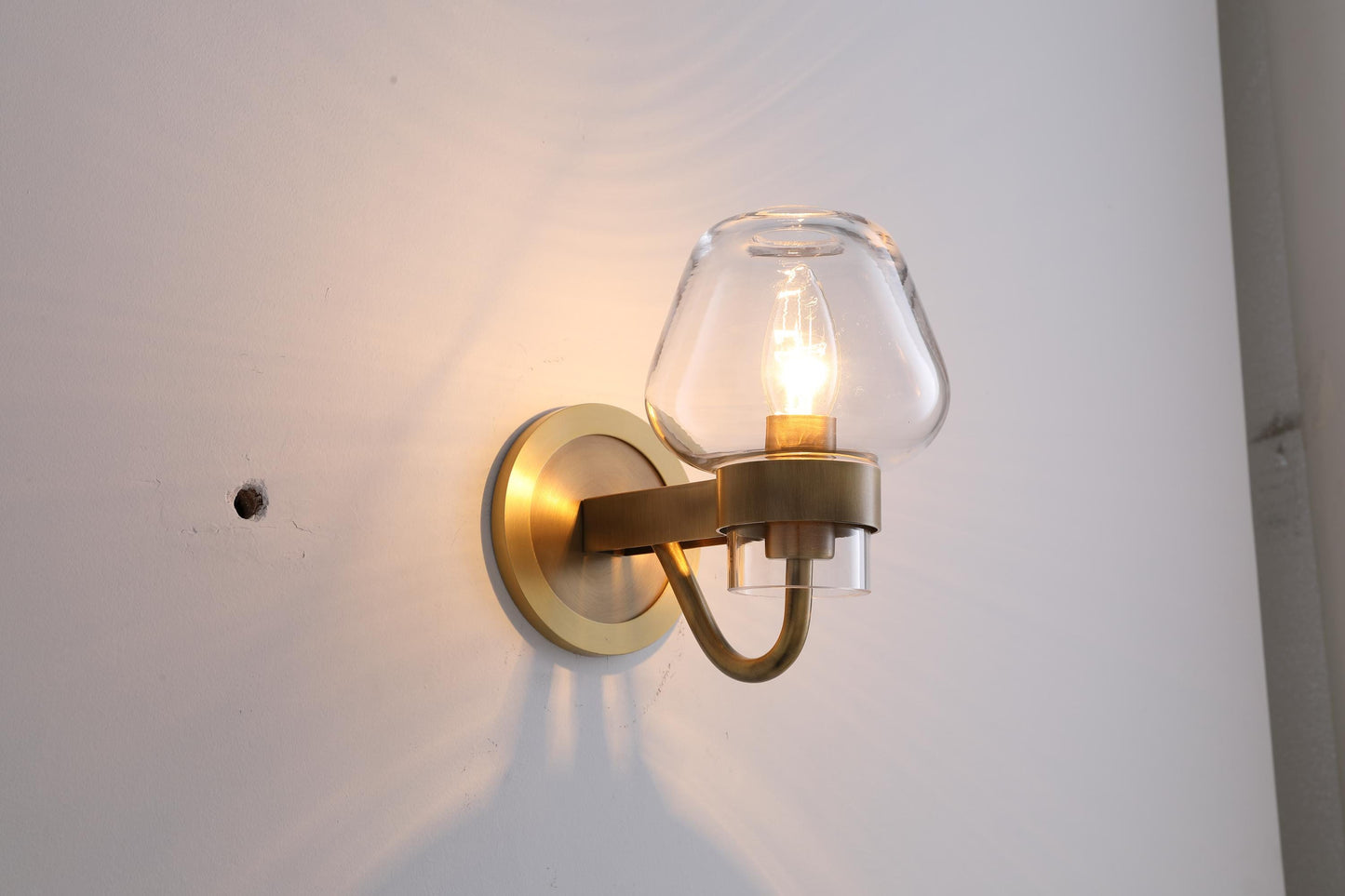 Antique-Style Copper and Glass Wall Lamp in Bronze Finish for Elegant Home Lighting