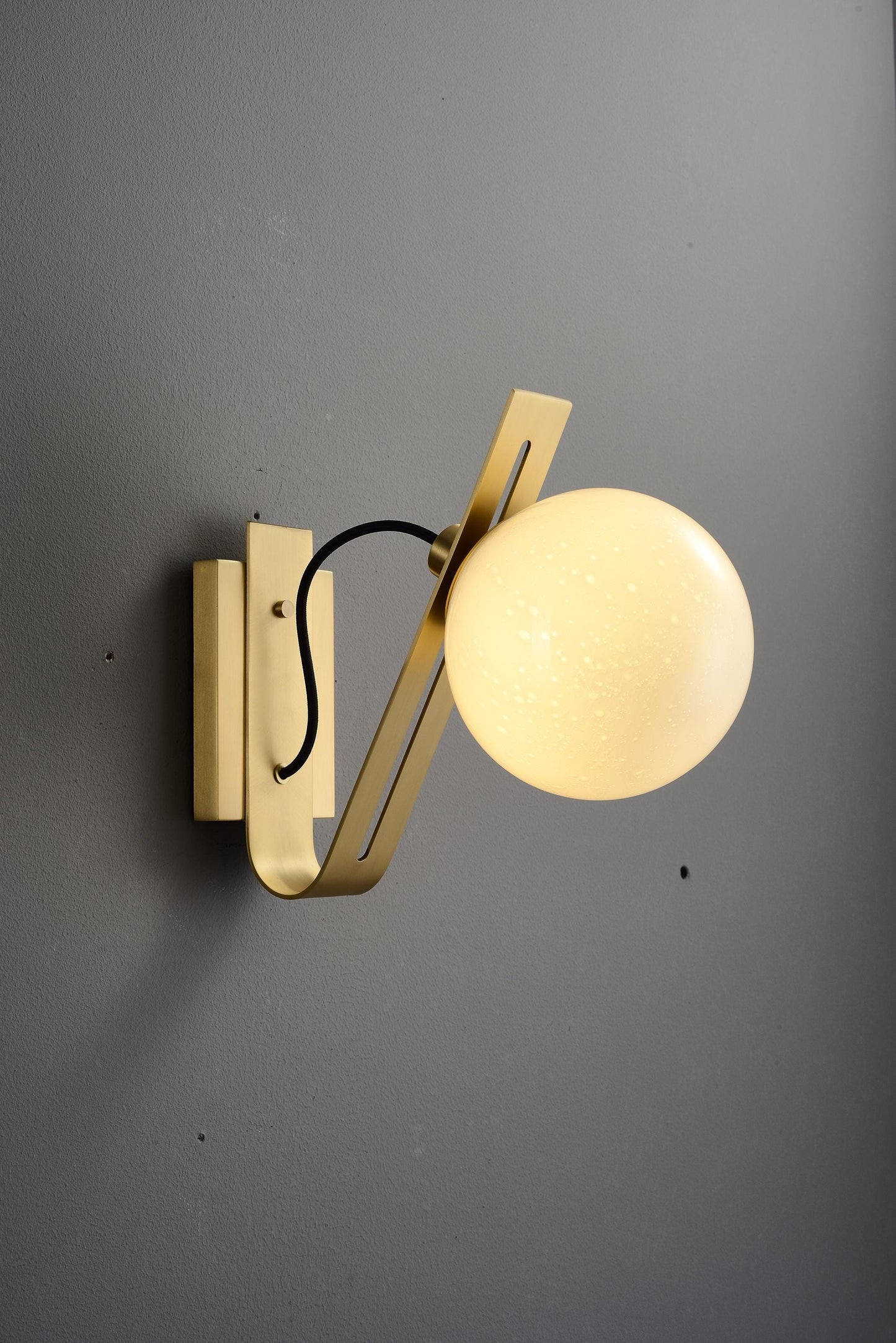 Handcrafted Industrial Copper and Glass Wall Lamp – A Contemporary, Minimalist, and Elegant Lighting Fixture