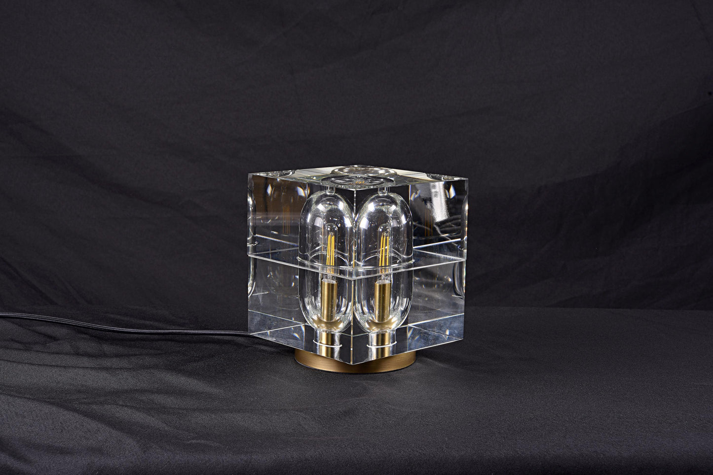 Stylish Modern Table Lamp in Bronze and Crystal | Elegant Copper Art Deco Lighting
