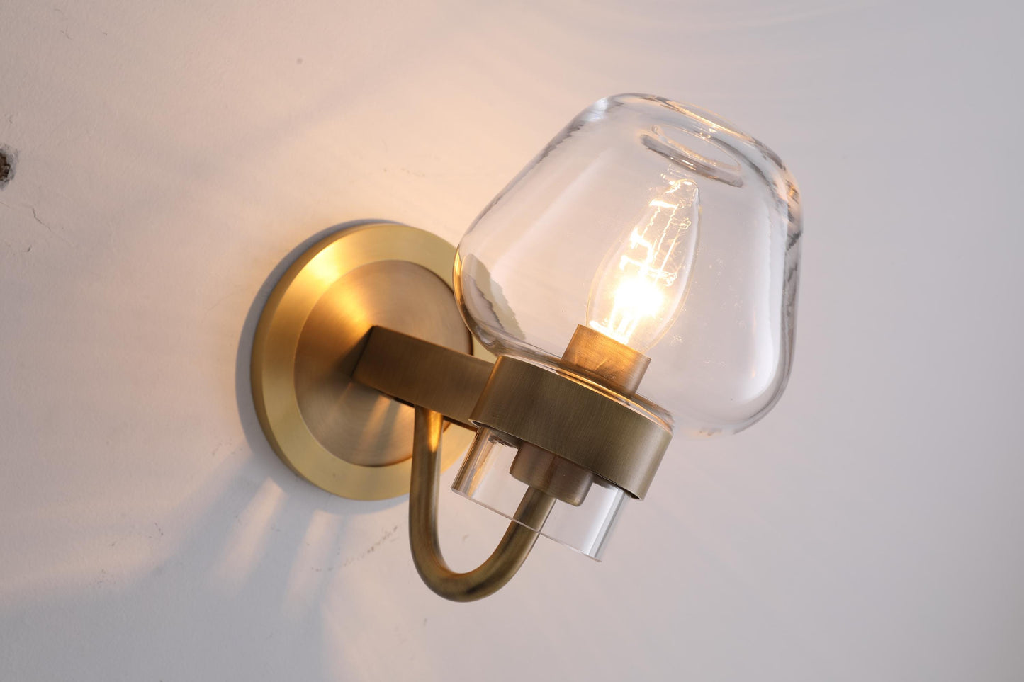Antique-Style Copper and Glass Wall Lamp in Bronze Finish for Elegant Home Lighting