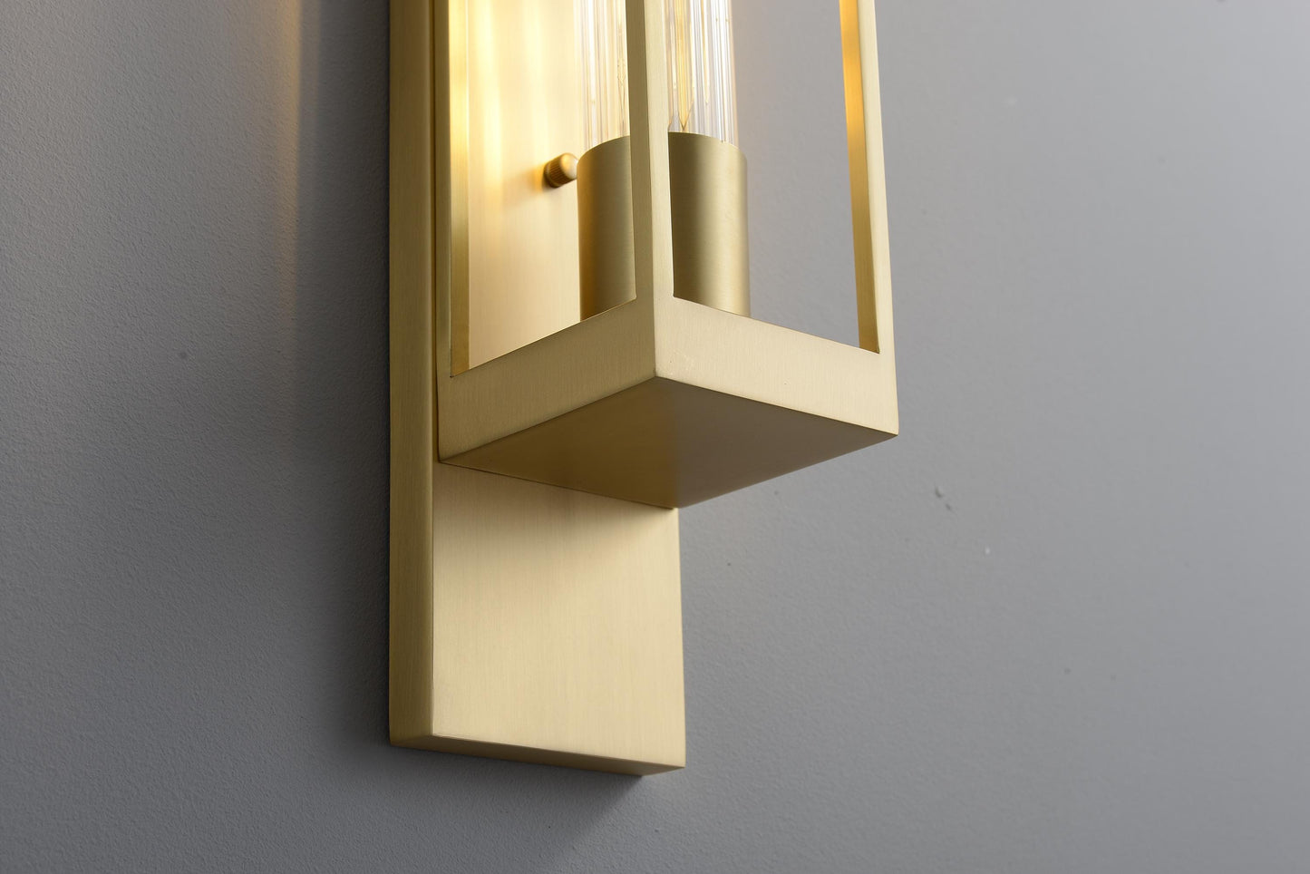 Modern Copper Wall Light Fixture | Stylish Glass and Copper Wall Sconce with Vintage Art Deco Design