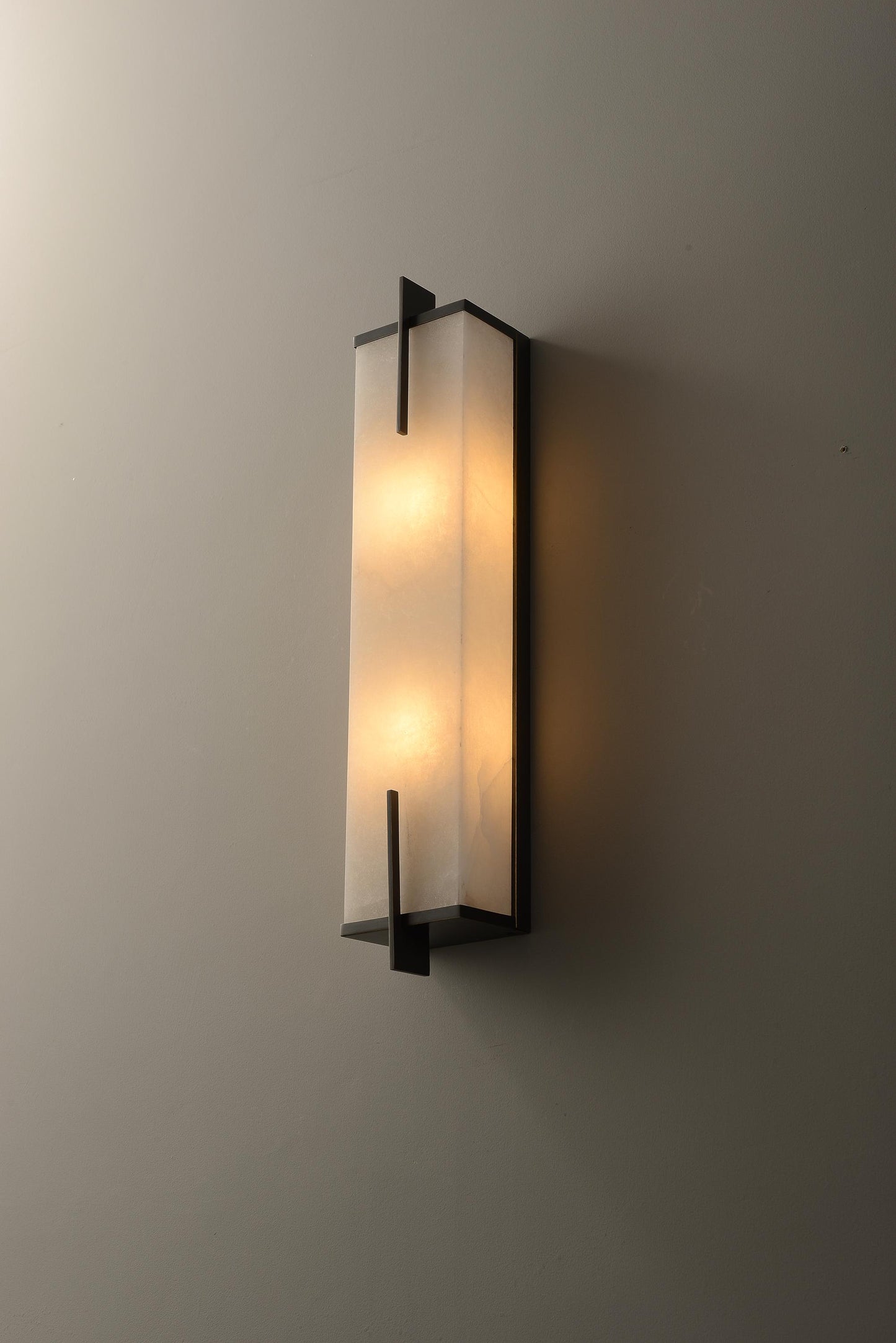 Stylish Black Copper Wall Lamp with Marble Accent – Elegant and Contemporary Wall Sconce