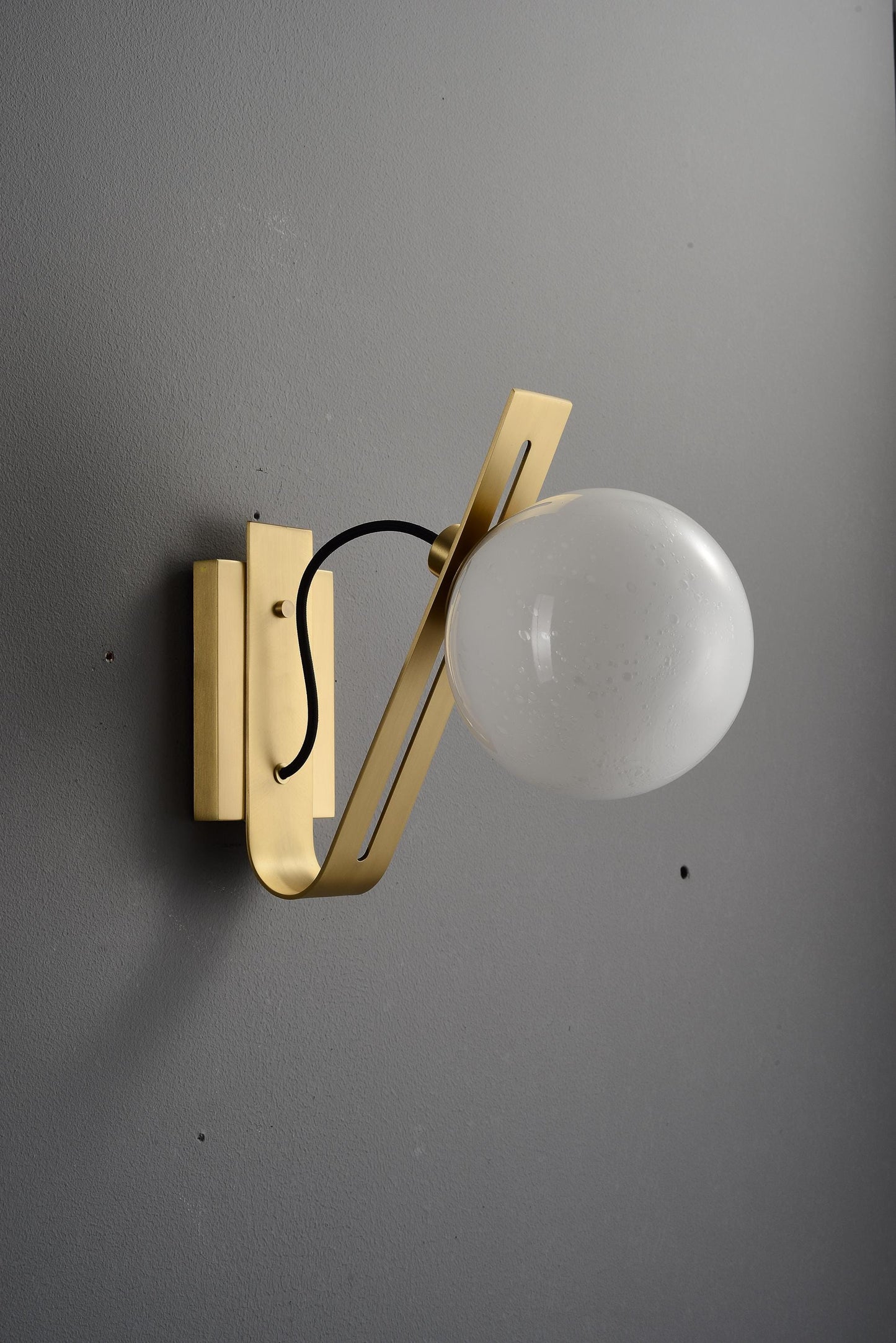 Handcrafted Industrial Copper and Glass Wall Lamp – A Contemporary, Minimalist, and Elegant Lighting Fixture