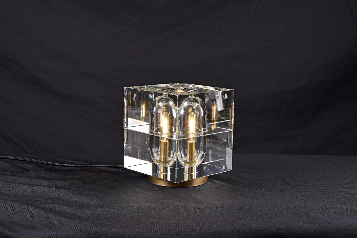 Stylish Modern Table Lamp in Bronze and Crystal | Elegant Copper Art Deco Lighting