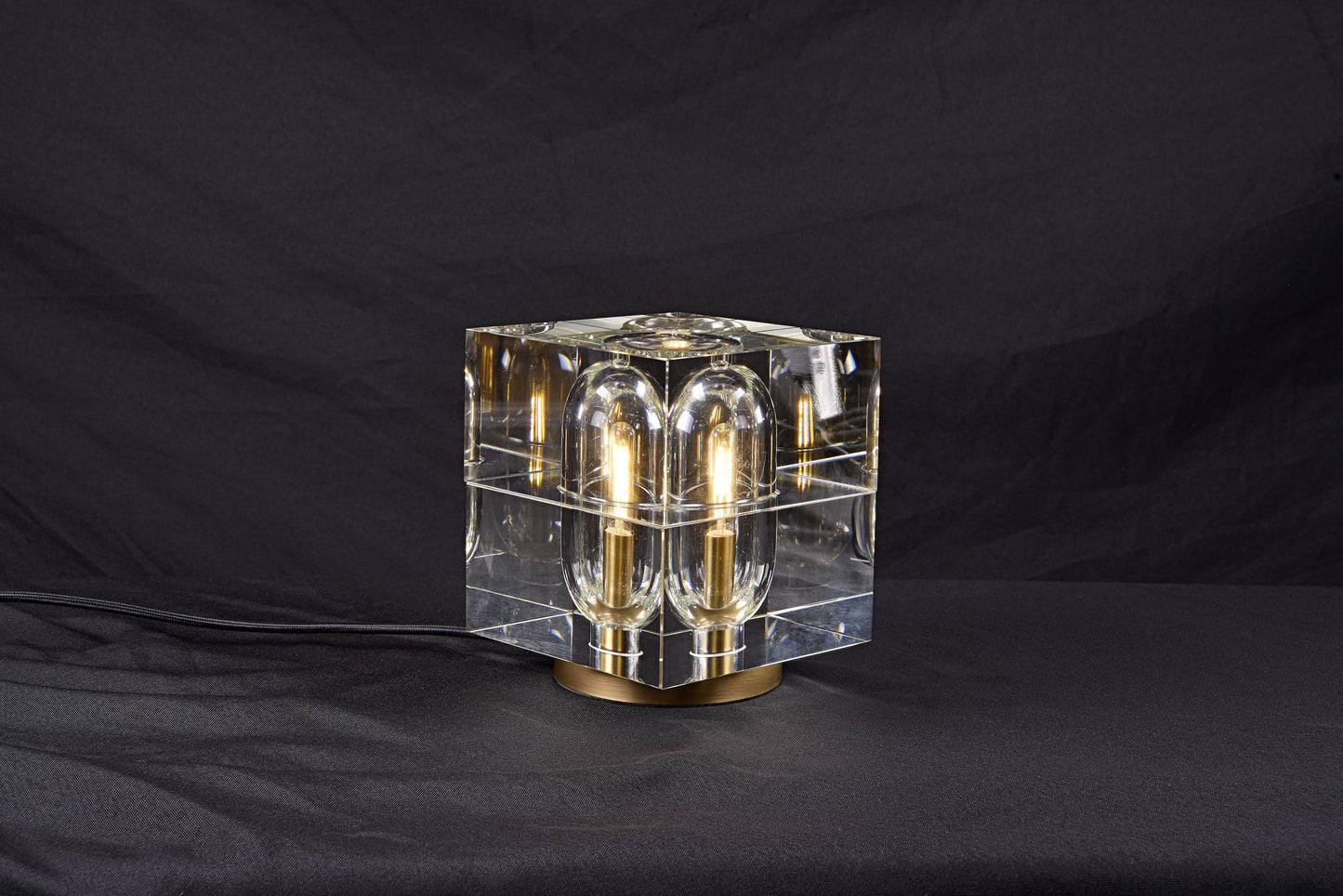 Stylish Modern Table Lamp in Bronze and Crystal | Elegant Copper Art Deco Lighting