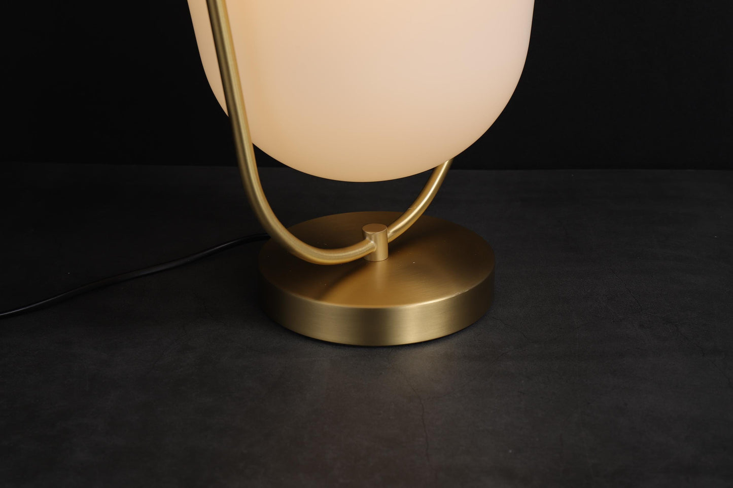 High-Quality Copper Table Lamp with Sleek Aluminum Stand | Minimalist Design for Modern Desk Lighting