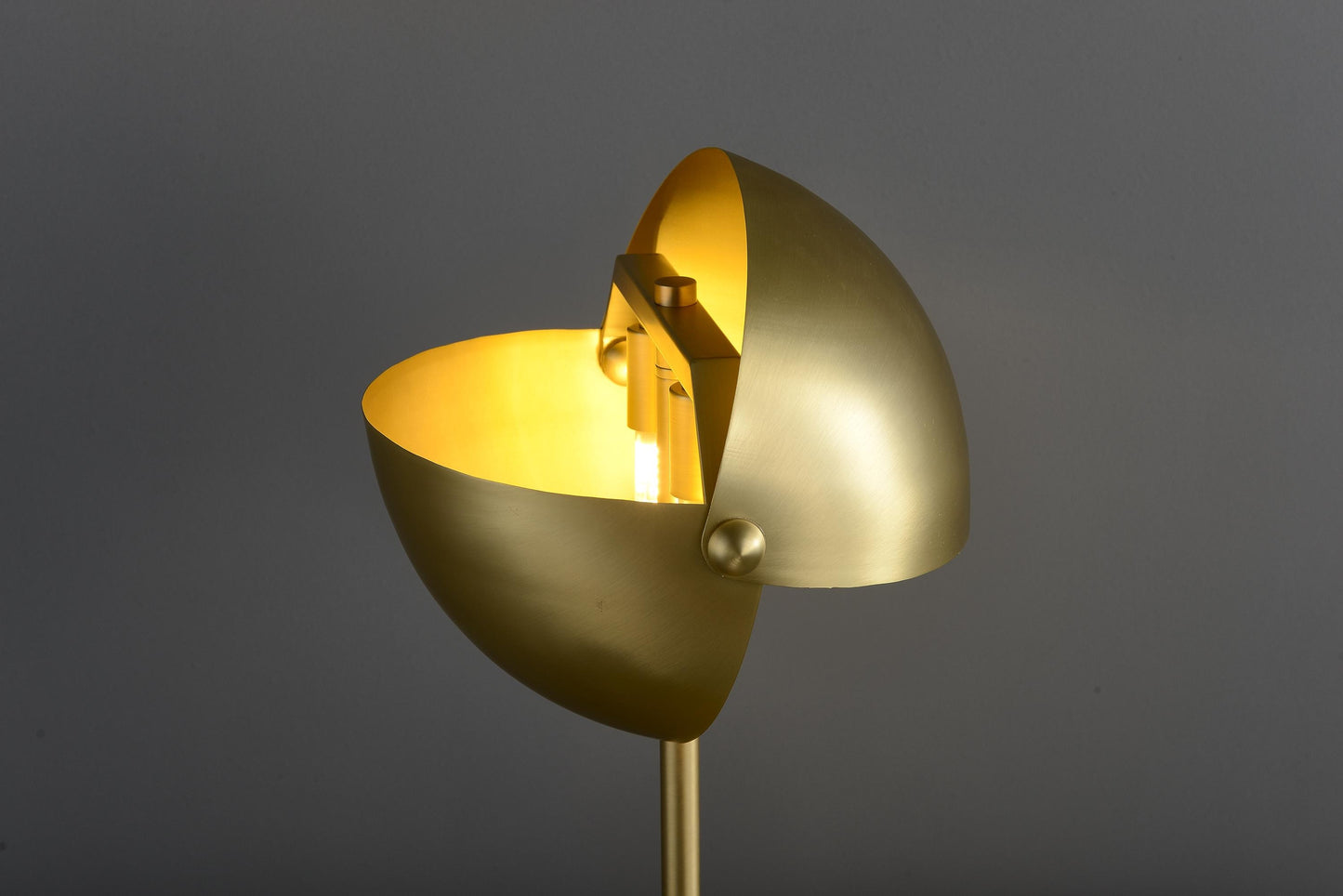 Artistic Vintage Copper Table Lamp | Minimalist, Sustainable Lighting for Industrial Bedroom Designs