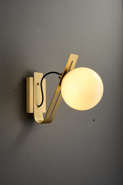 Handcrafted Industrial Copper and Glass Wall Lamp – A Contemporary, Minimalist, and Elegant Lighting Fixture