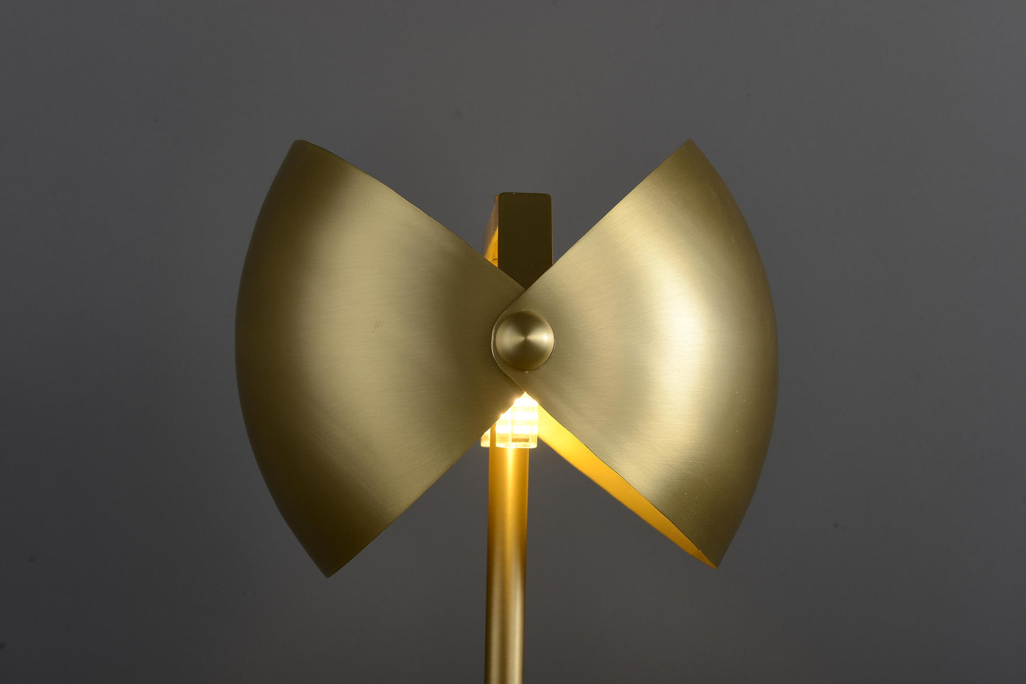 Artistic Vintage Copper Table Lamp | Minimalist, Sustainable Lighting for Industrial Bedroom Designs